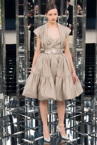 Look 29